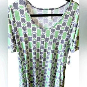 Lularoe Medium-white, green, & black‎ Perfect T. NWT . Abstract print. Soft!